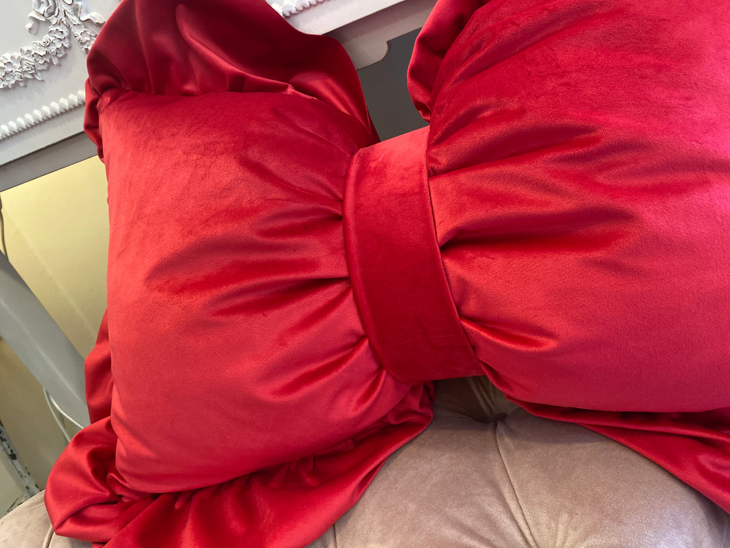 CUSCINO FIOCCO IN VELLUTO ROSSO