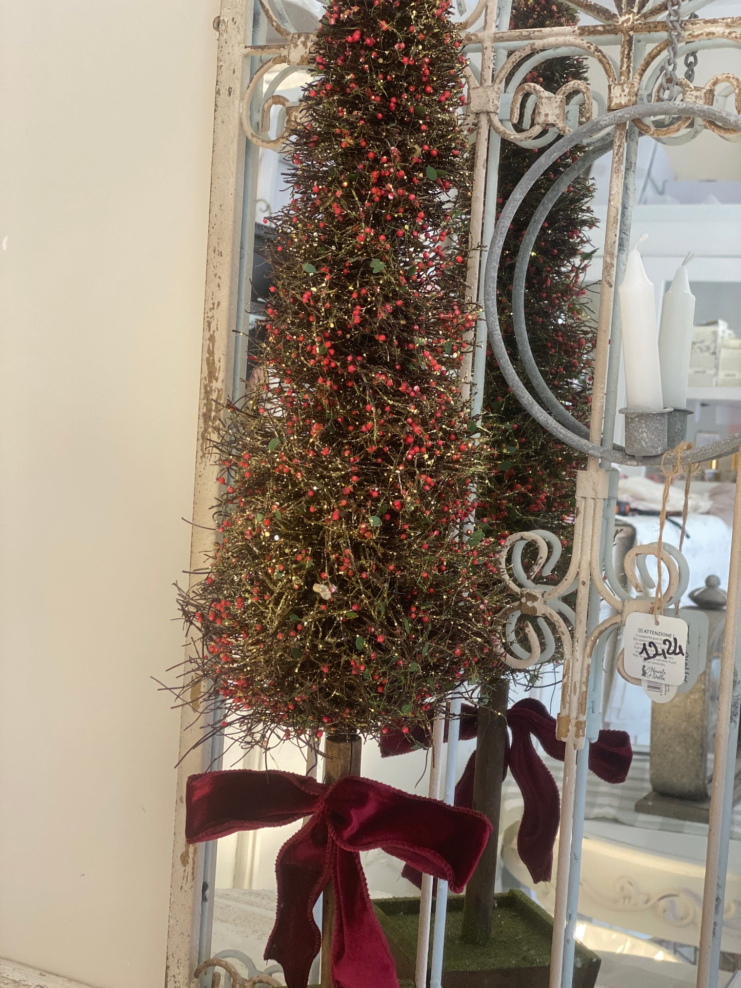 Albero di Natale in legno con bacche L’infinito