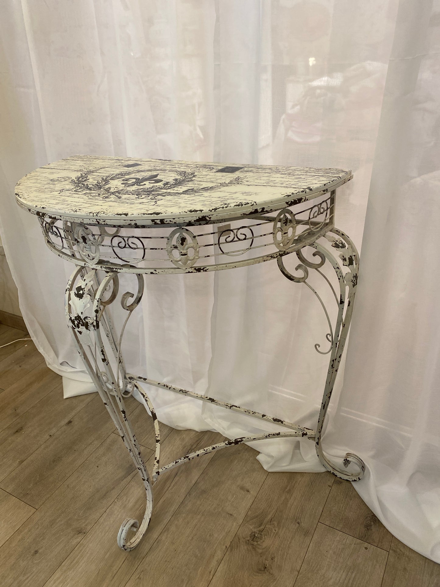 Consolle da parete con decoro francese