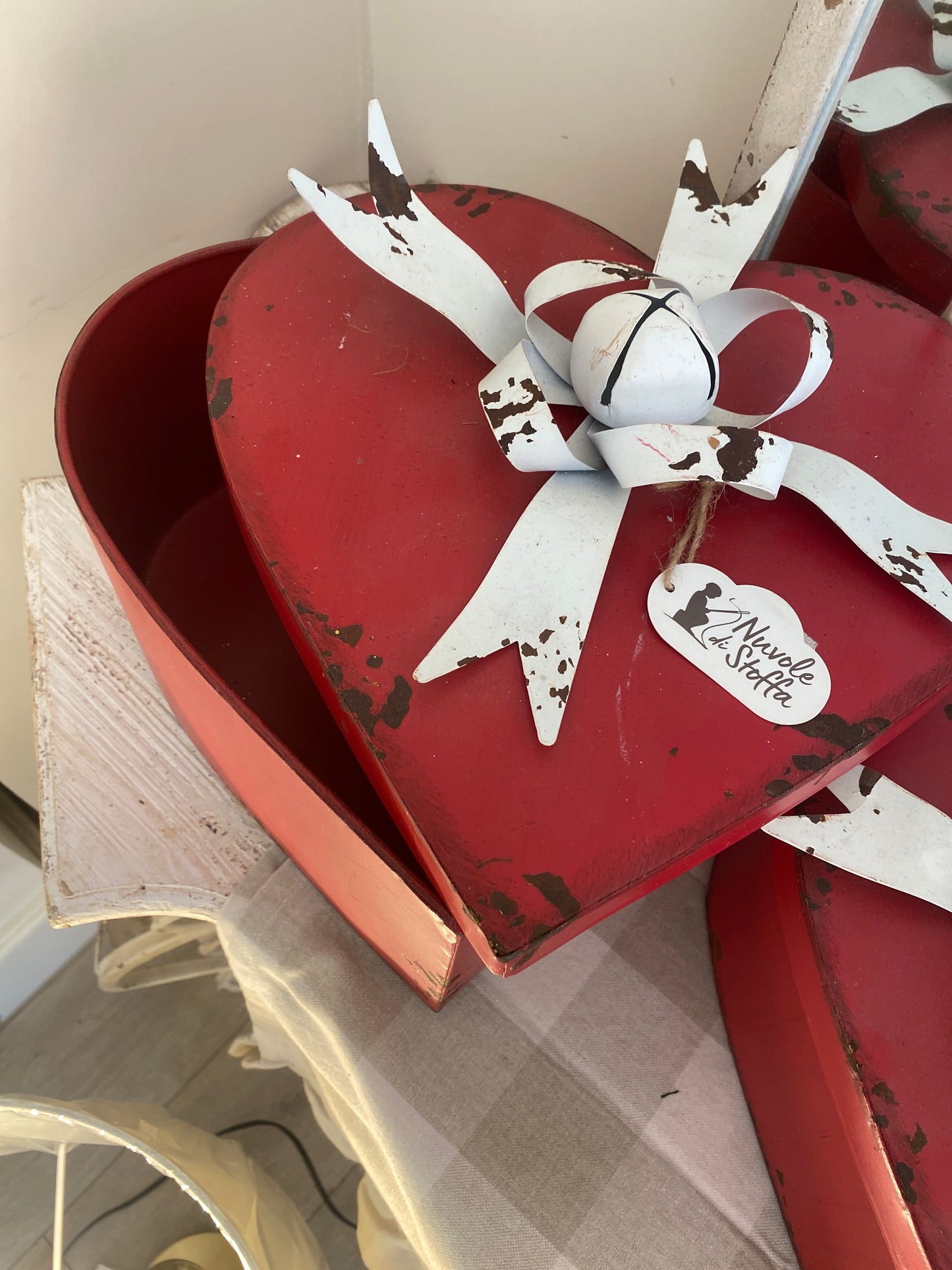 Set di scatole in latta con fiocco