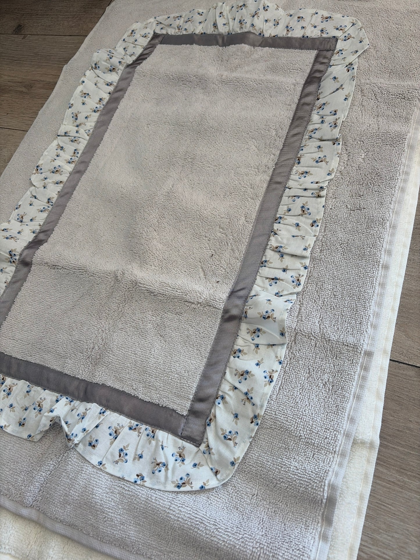 Tappeto bagno con antiscivolo L atelier modello Lavinia misura 50x70 colore grigio