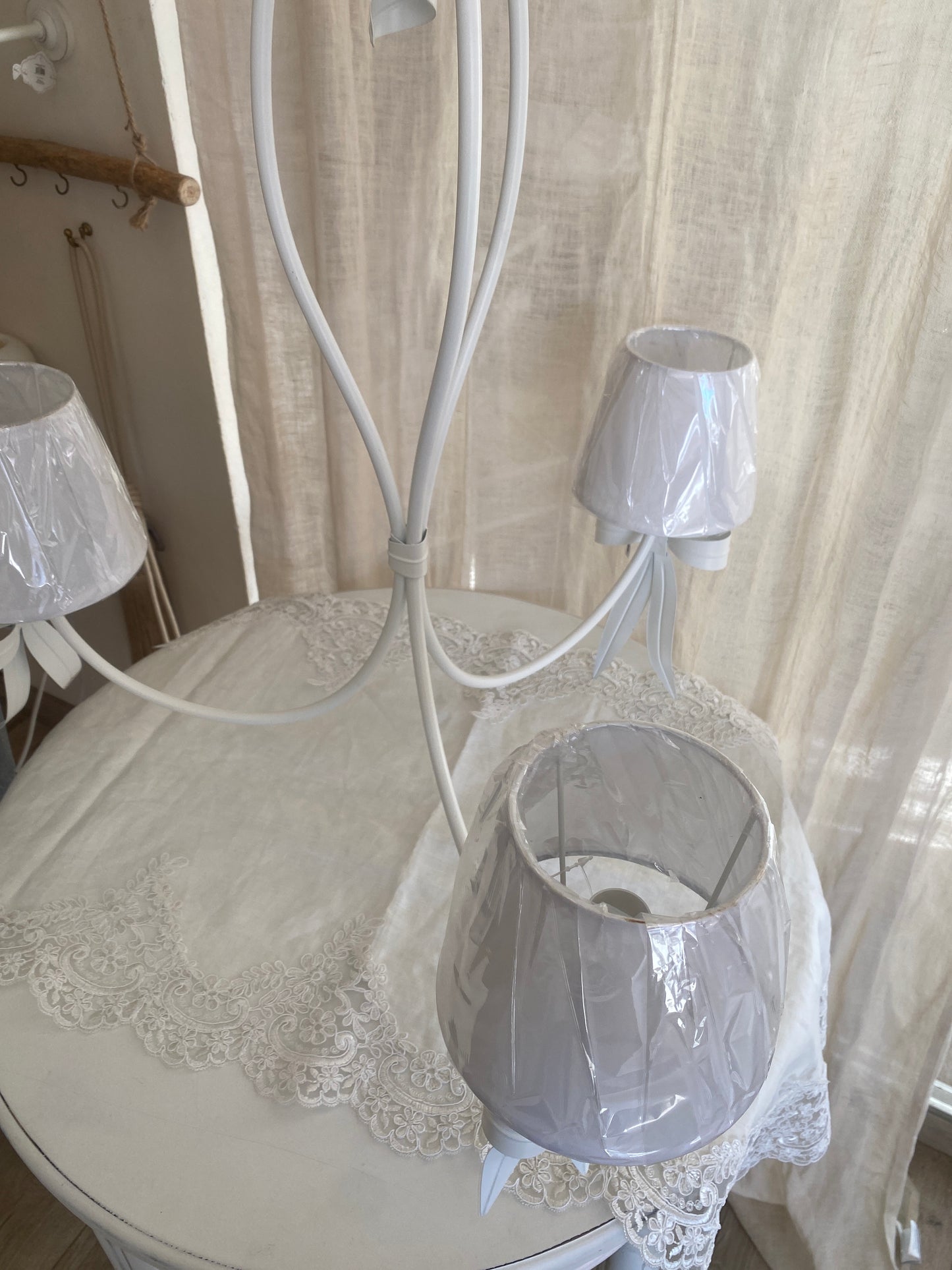 Lampadario fiocco bianco 3 luci Misura 67x56