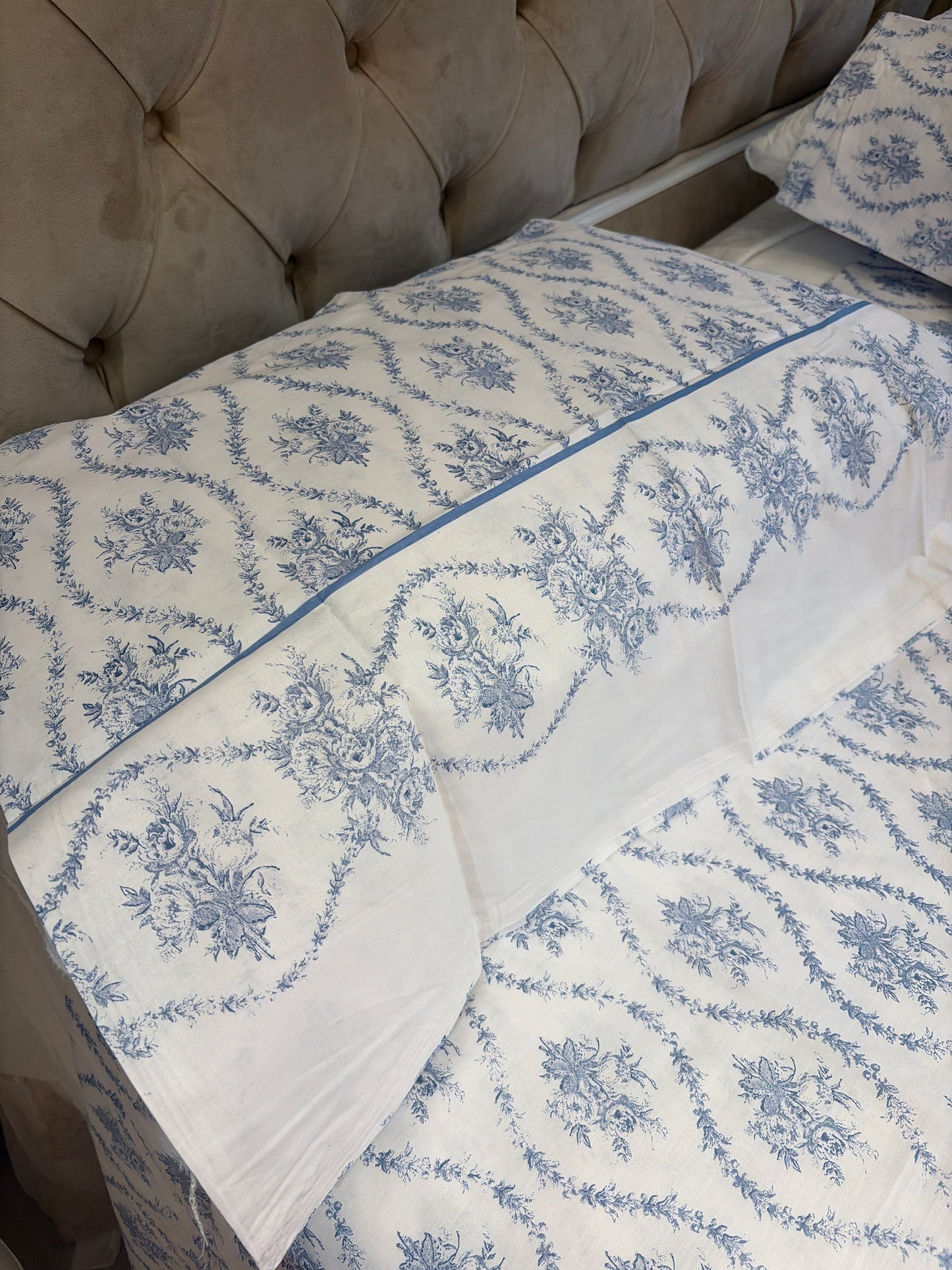 Parure Copripiumino Blanc Mariclo’ misura 250x240 con coppia di copriguanciali misura 50x80
