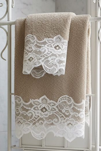Coppia di asciugamani, pizzo fiordaliso, officina tessile nel colore beige