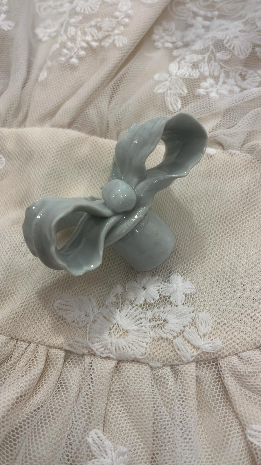 pomello decorativo in porcellana a forma di fiocco 6x5x4cm