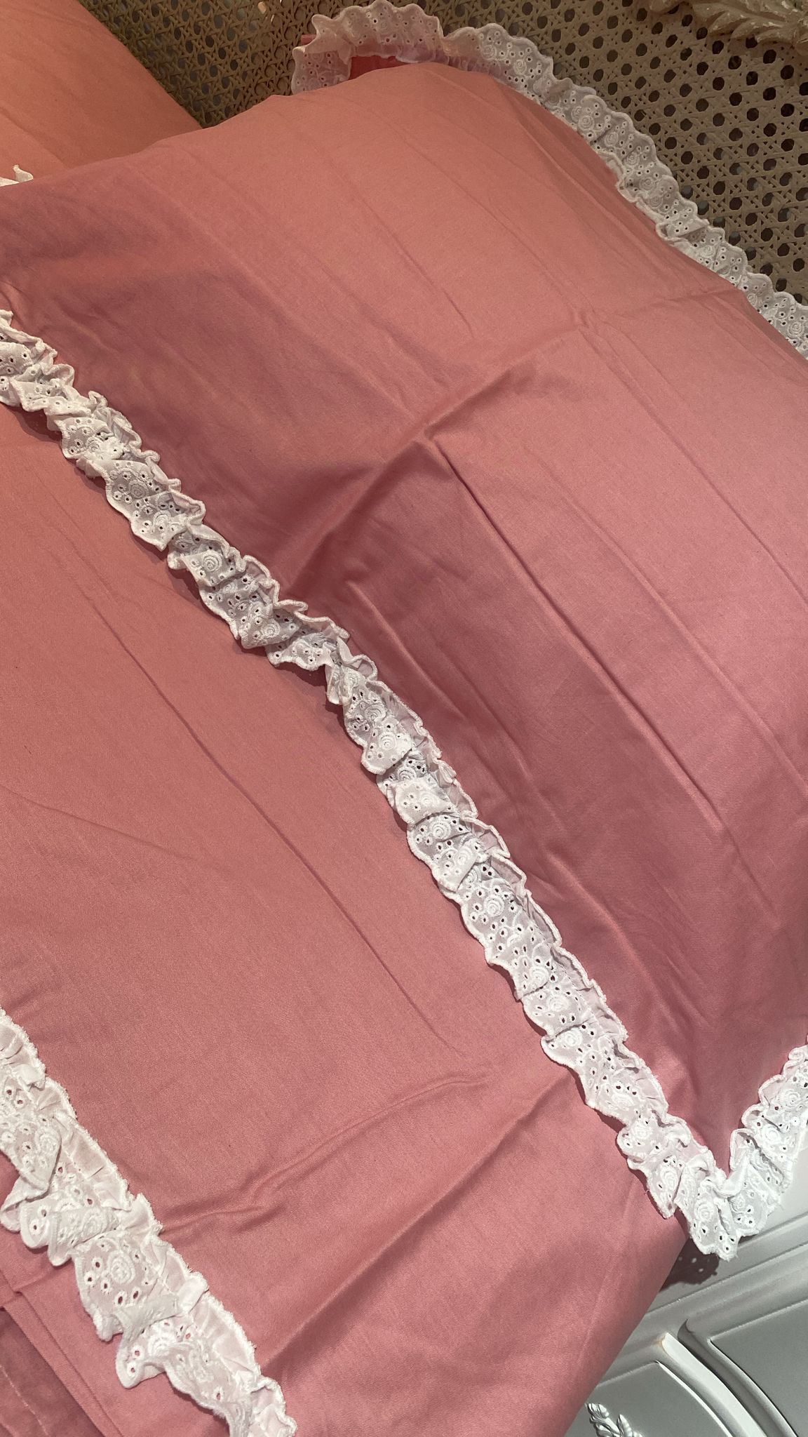 coppia di lenzuola in pizzo san gallo magenta officina tessile