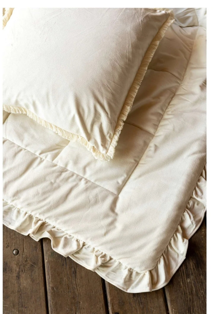 L'Atelier 17 Trapunta matrimoniale in velluto + 2 federe "Arya" 260x260 cm 4 varianti
€125,00