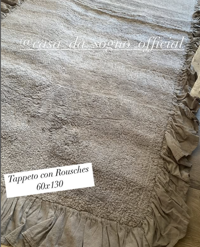 tappeto tortora con rouches nuvole di stoffa