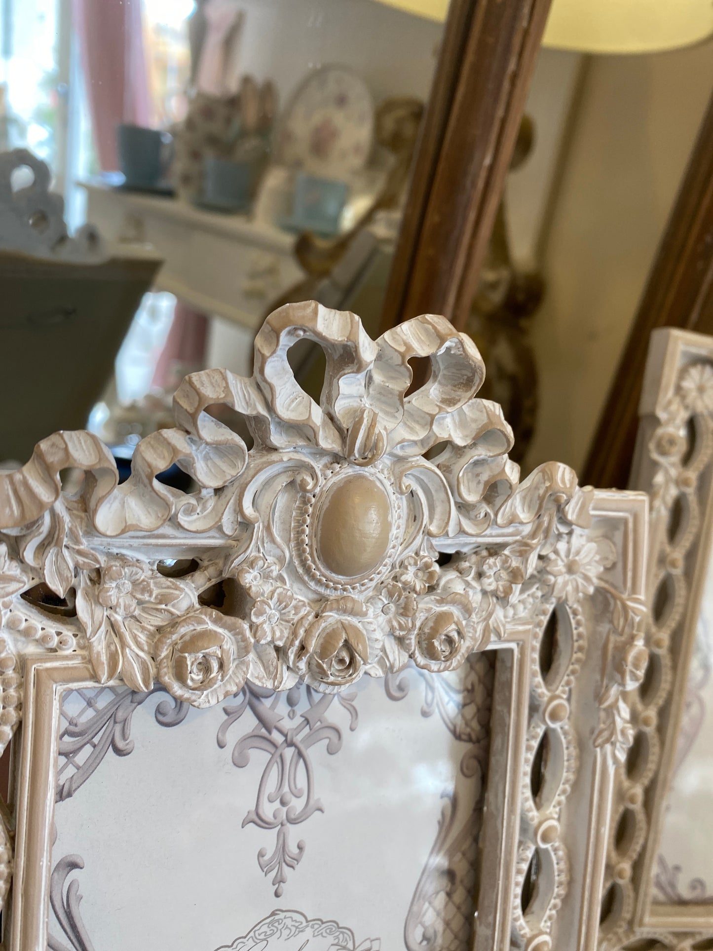 CORNICE CON FIOCCO IN RESINA MISURA 25x16