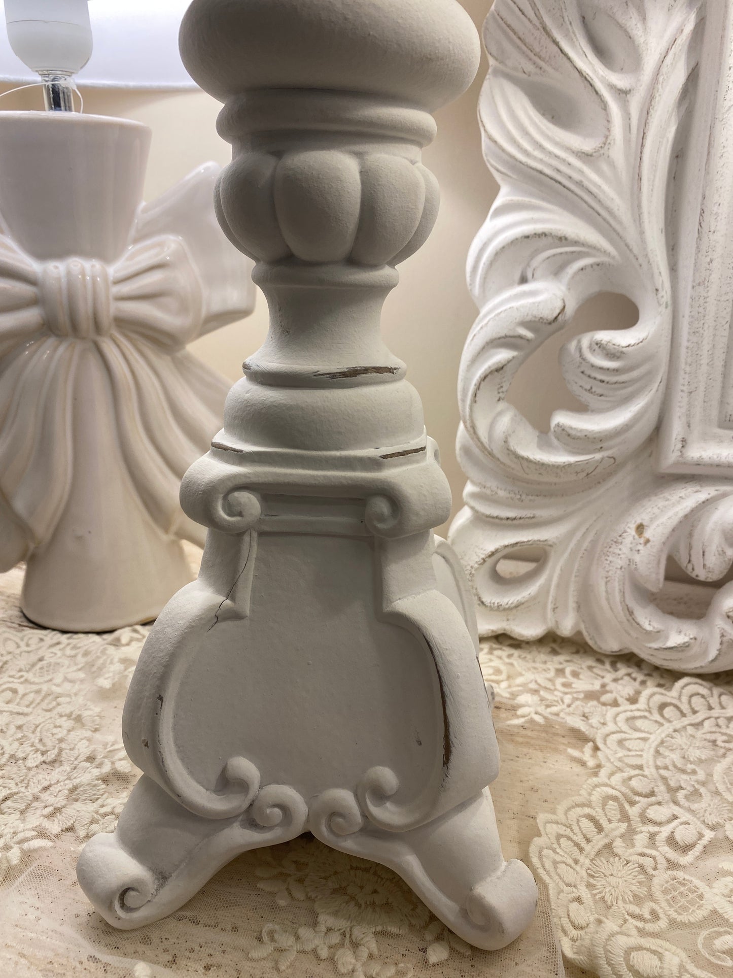 Candeliere in resina bianco 51x13cm