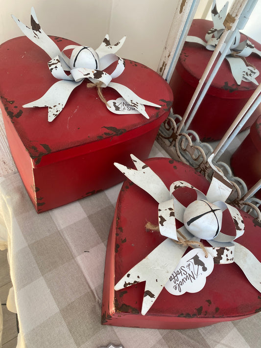 Set di scatole in latta con fiocco