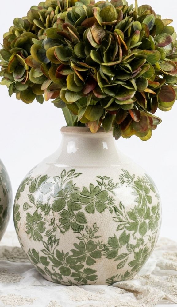 vaso in ceramica con decoro verde