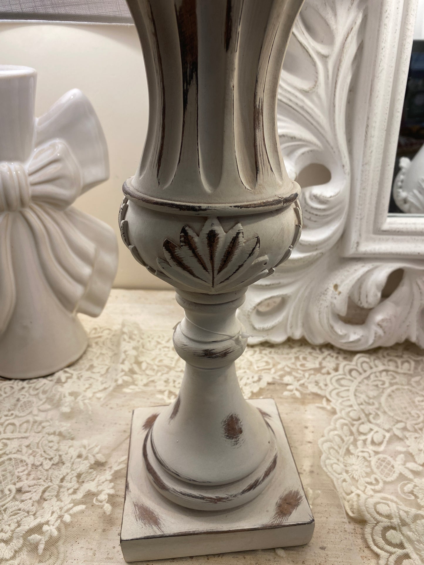 Candeliere in resina bianco 39x11cm