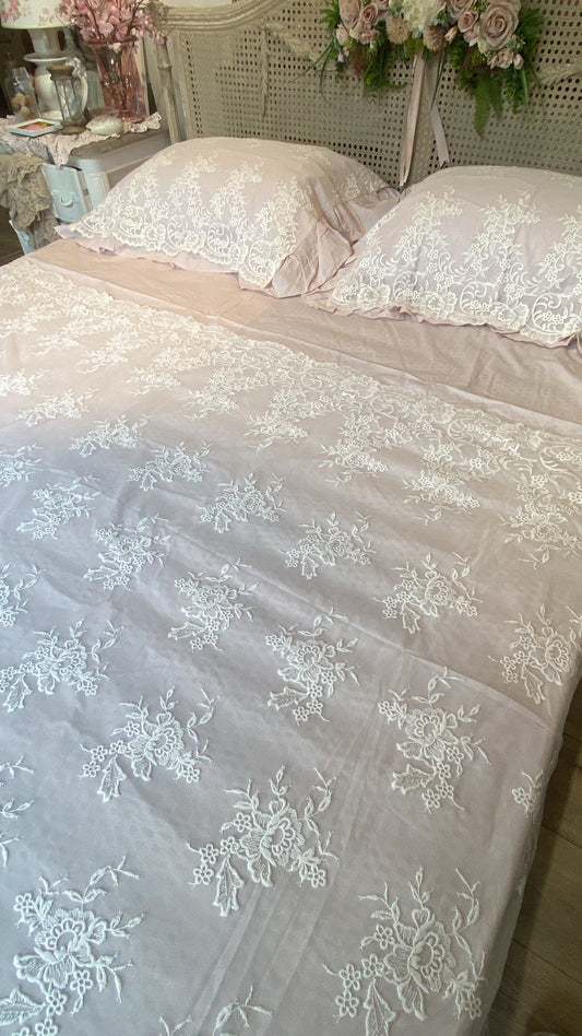 Copriletto pizzo officina tessile