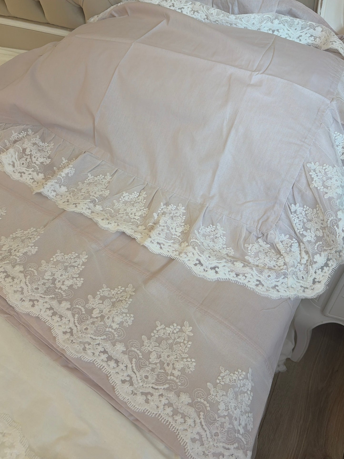 Lenzuola matrimoniale  Officina Tessile con pizzo yulia ￼con coppia di federe colore rosa  100% cotone