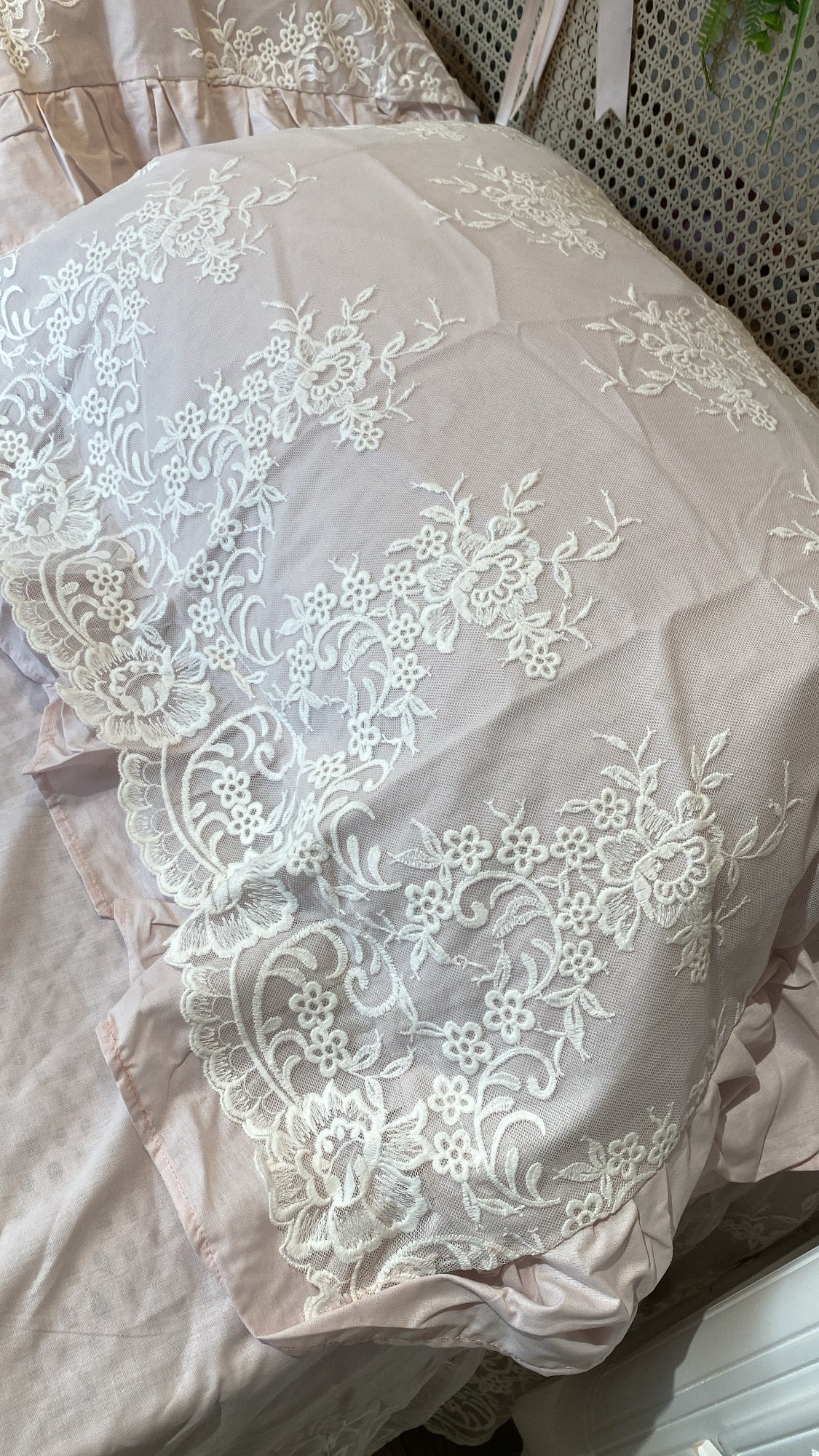 Copriletto pizzo officina tessile