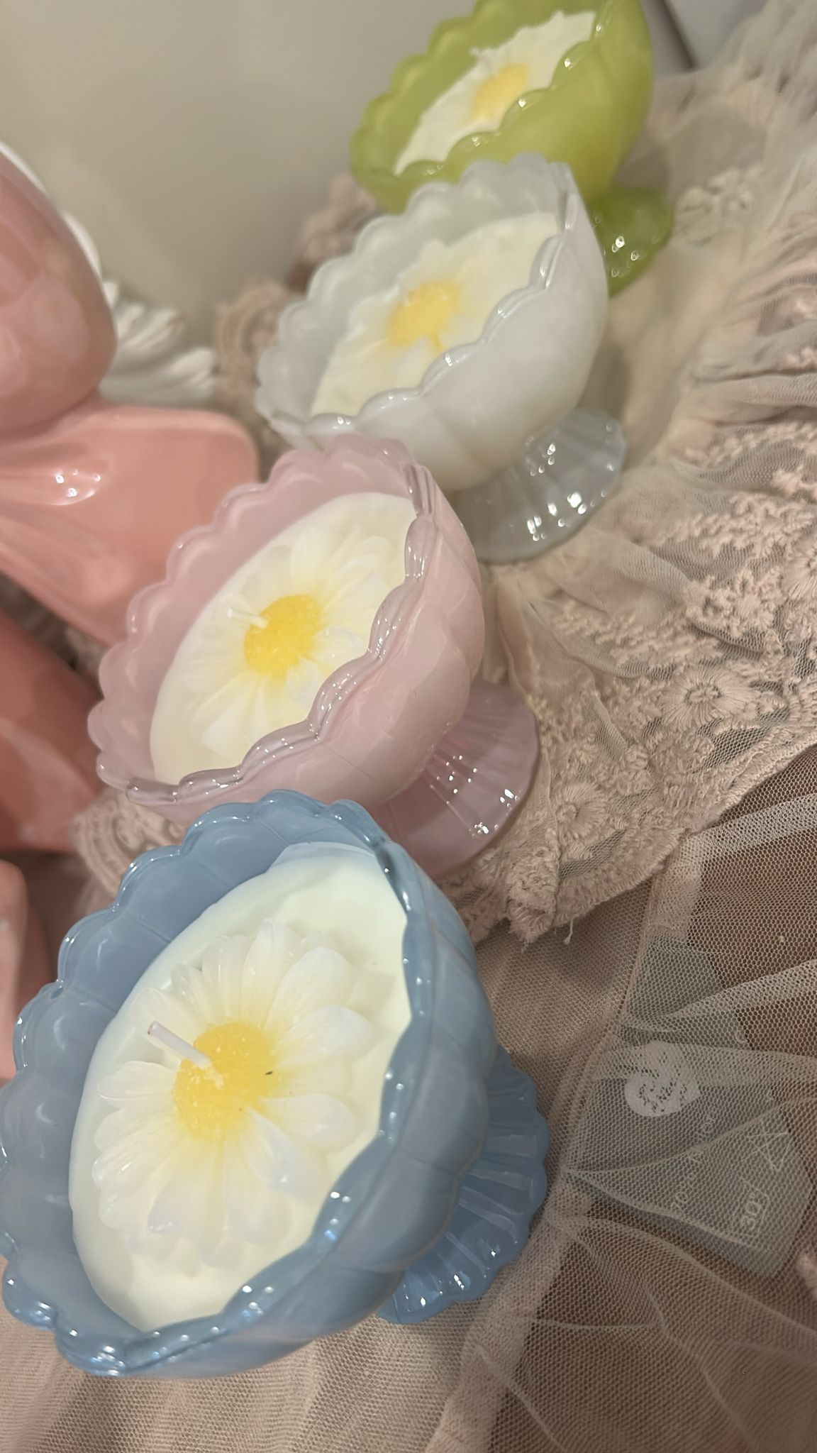 candela daisy profumazione j'adore in 4 colorazioni hervit