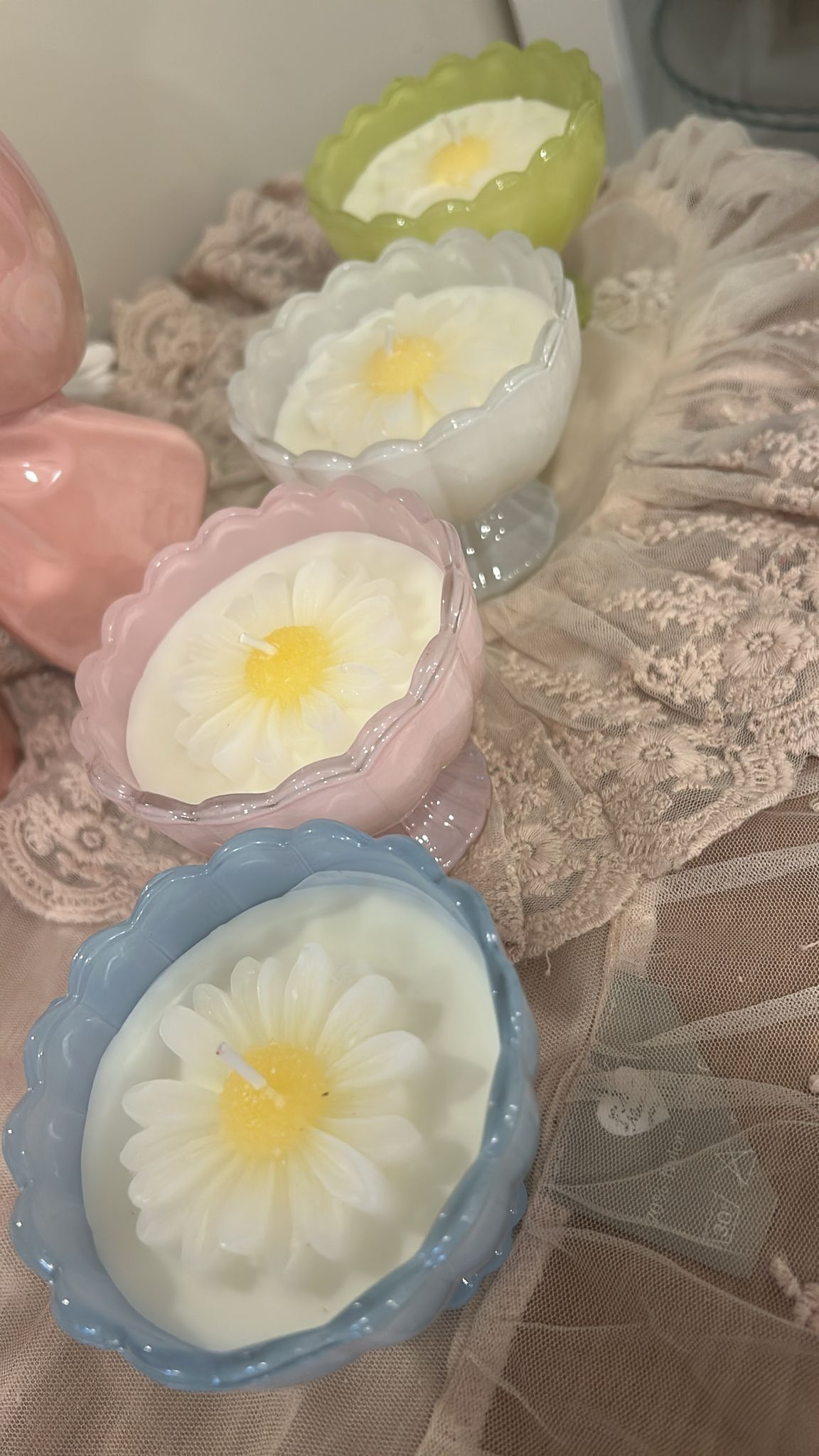 candela daisy profumazione j'adore in 4 colorazioni hervit