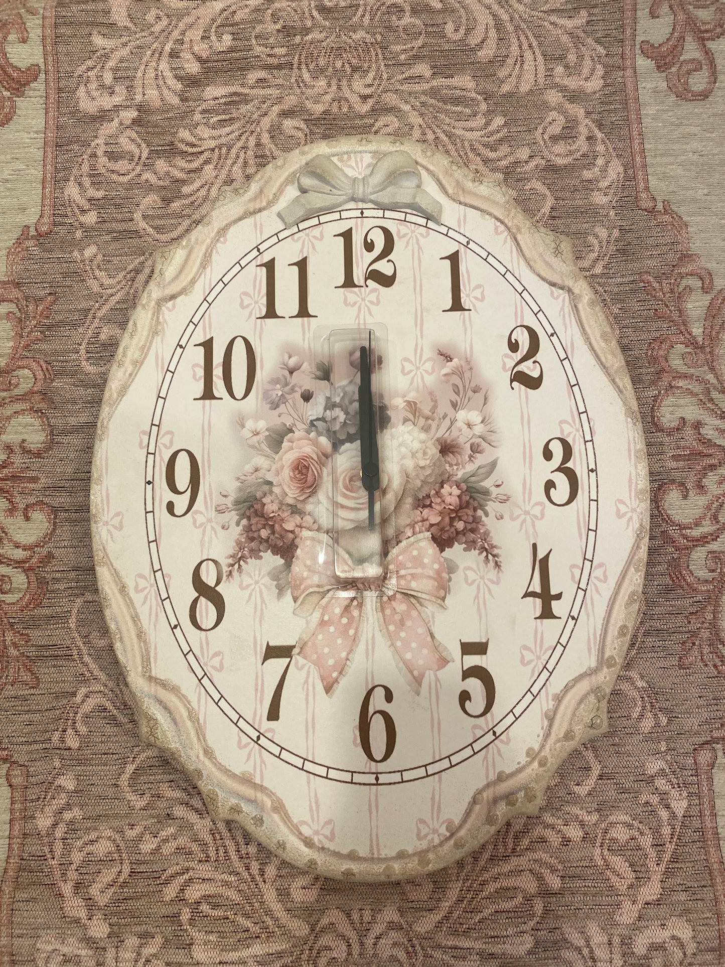 Orologio in legno con decoro fiori in legno misura 48x36