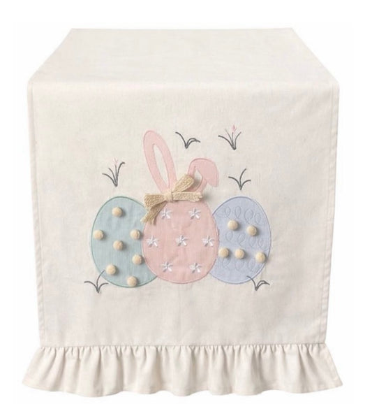 Runner con ricamo Table runner with embroidery