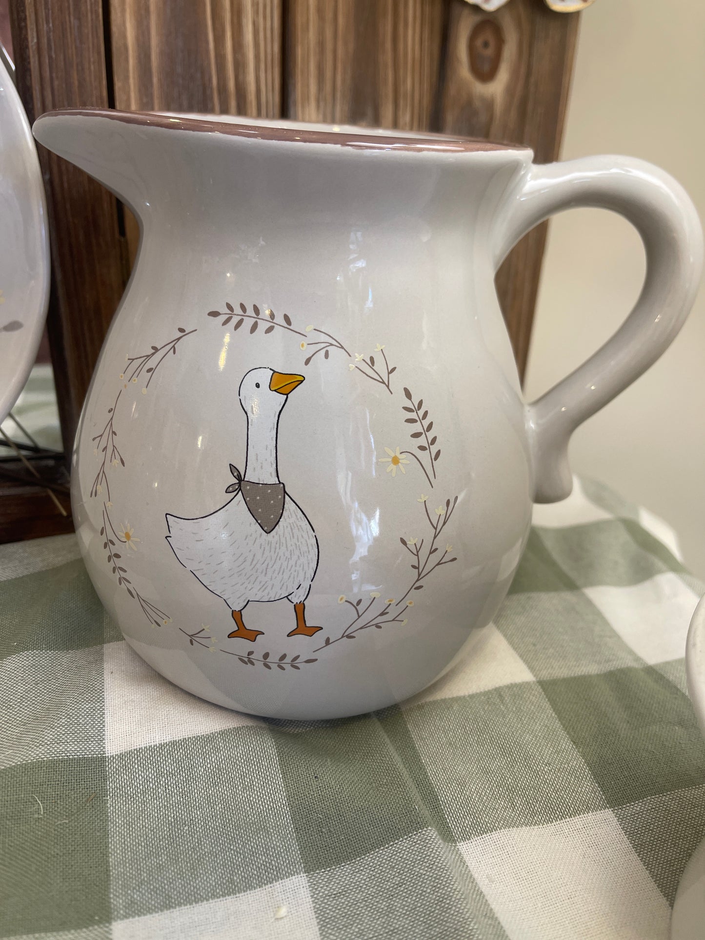 Caraffa in porcellana con ochetta misura 20x13 di diametro