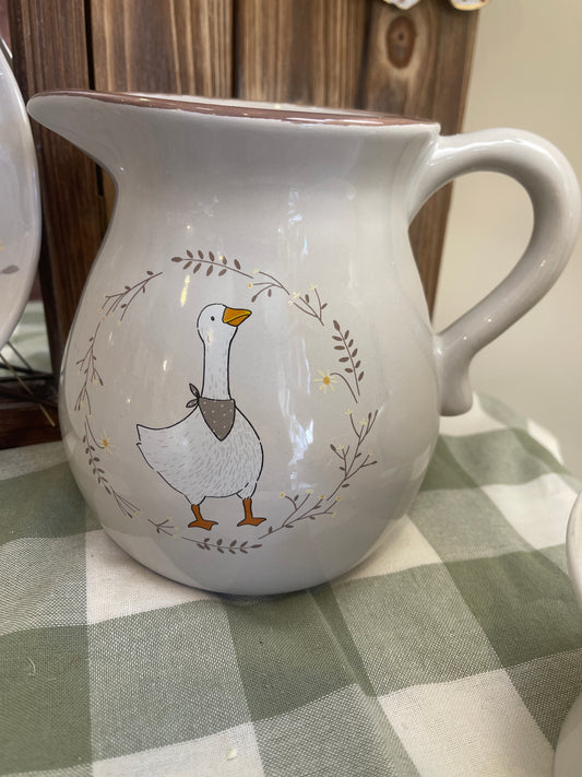 Caraffa in porcellana con ochetta misura 20x13 di diametro