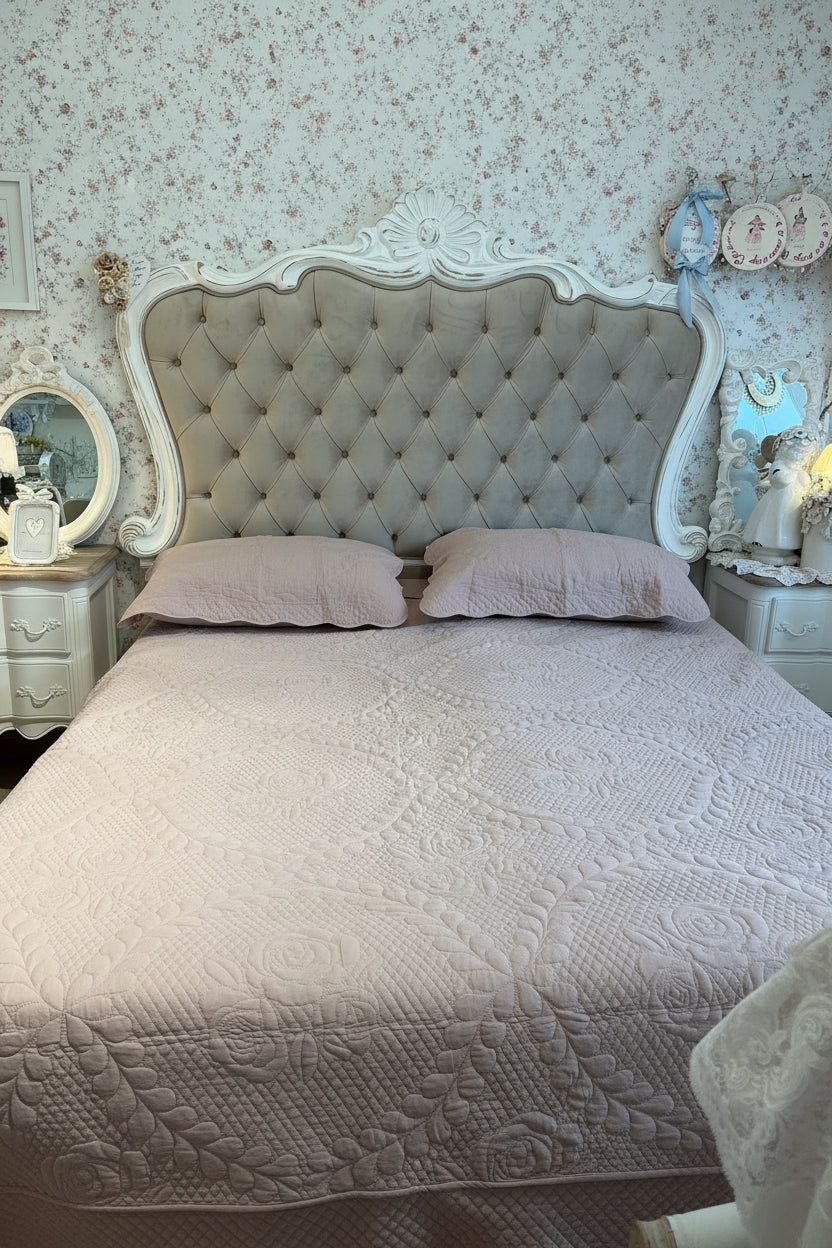 Boutis matrimoniale ATELIER 17 modello lille colore rosa misura 260x260 con coppia di copri guanciale