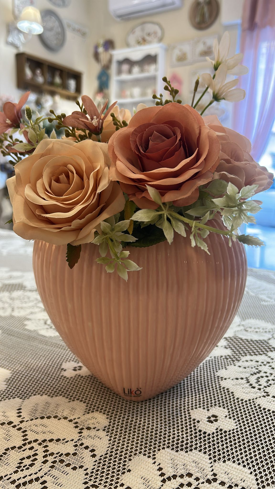 VASO CUORE CON COMPOSIZIONE FIORI