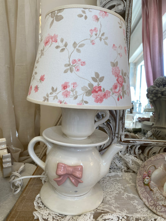 Lampada teiera in ceramica con fiocco
