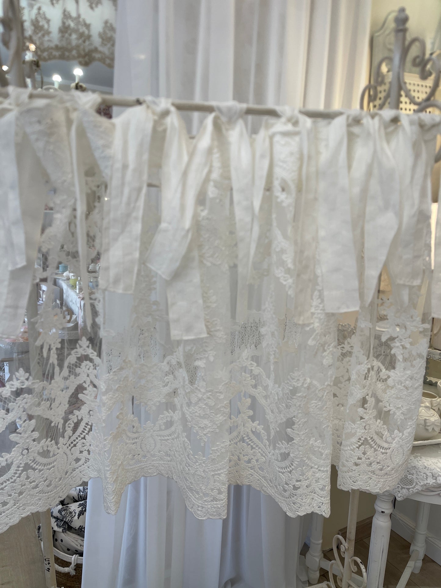 ￼Mantovana pizzo simposio Chezmoy misura 160 × 55 colore bianco naturale