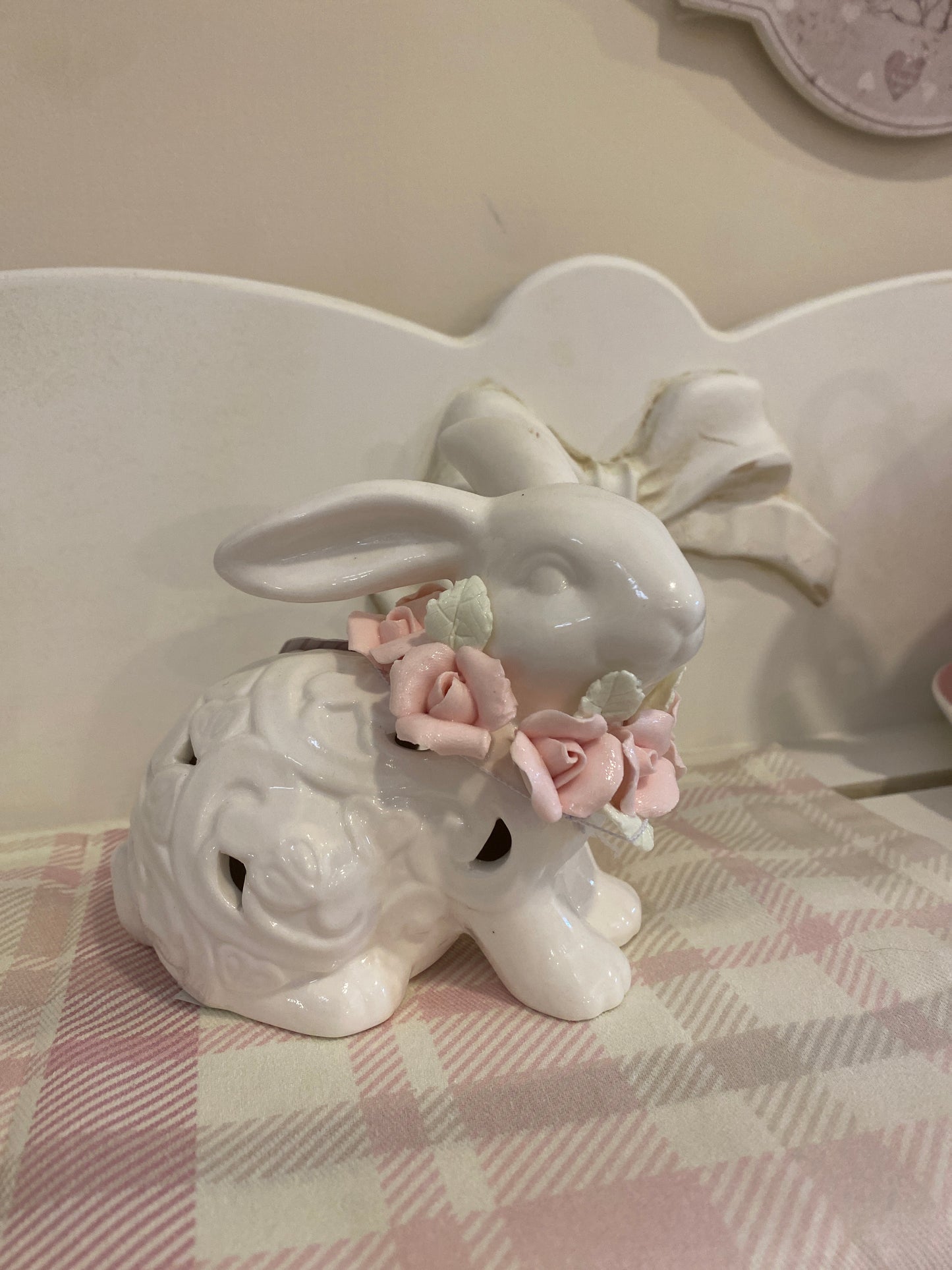 L'Arte di Nacchi Statuina Coniglio di pasqua in ceramica traforata 8x11x11cm