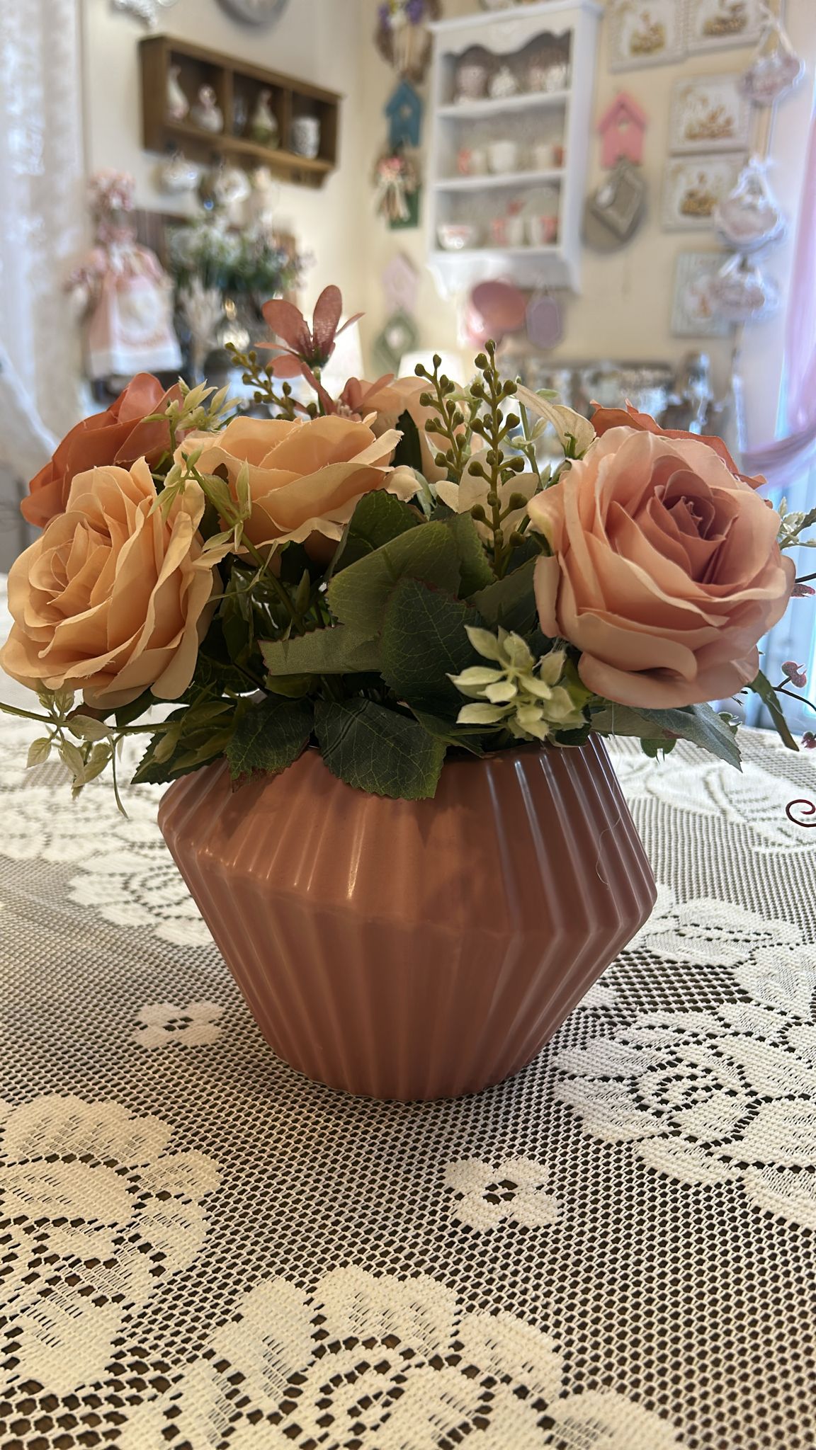 VASO IN CERAMICA CON COMPOSIZIONE FIORI