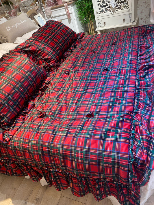 Fondo letto con coppia di copriguanciali tartan