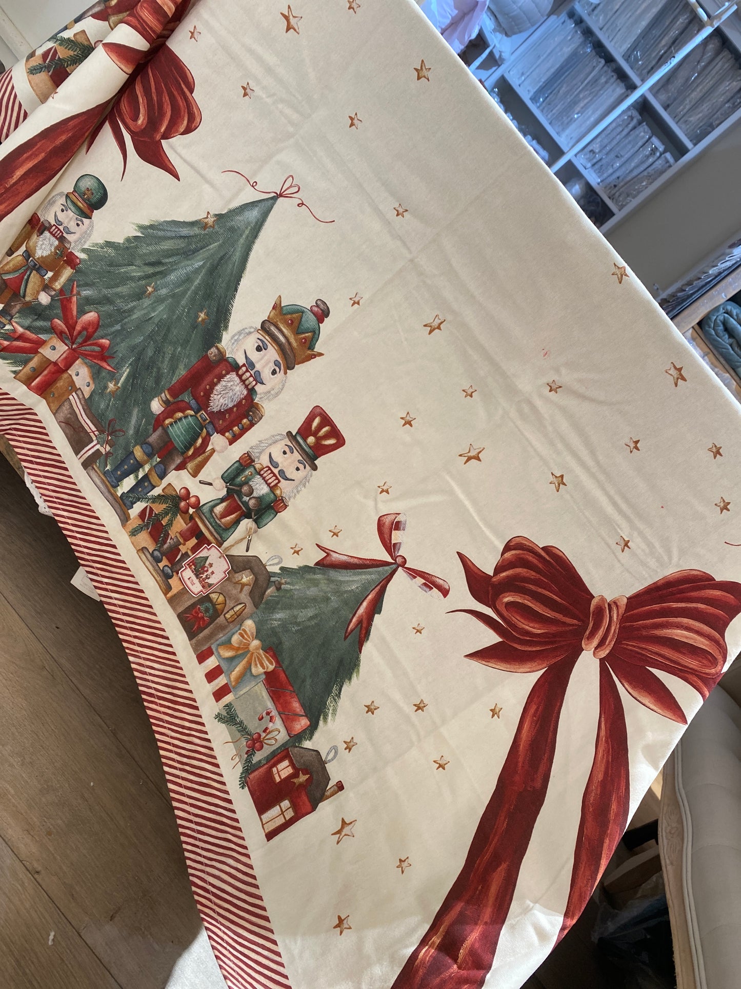 Tovaglia natalizia Nuvole di stoffa misura 150x200 in promo