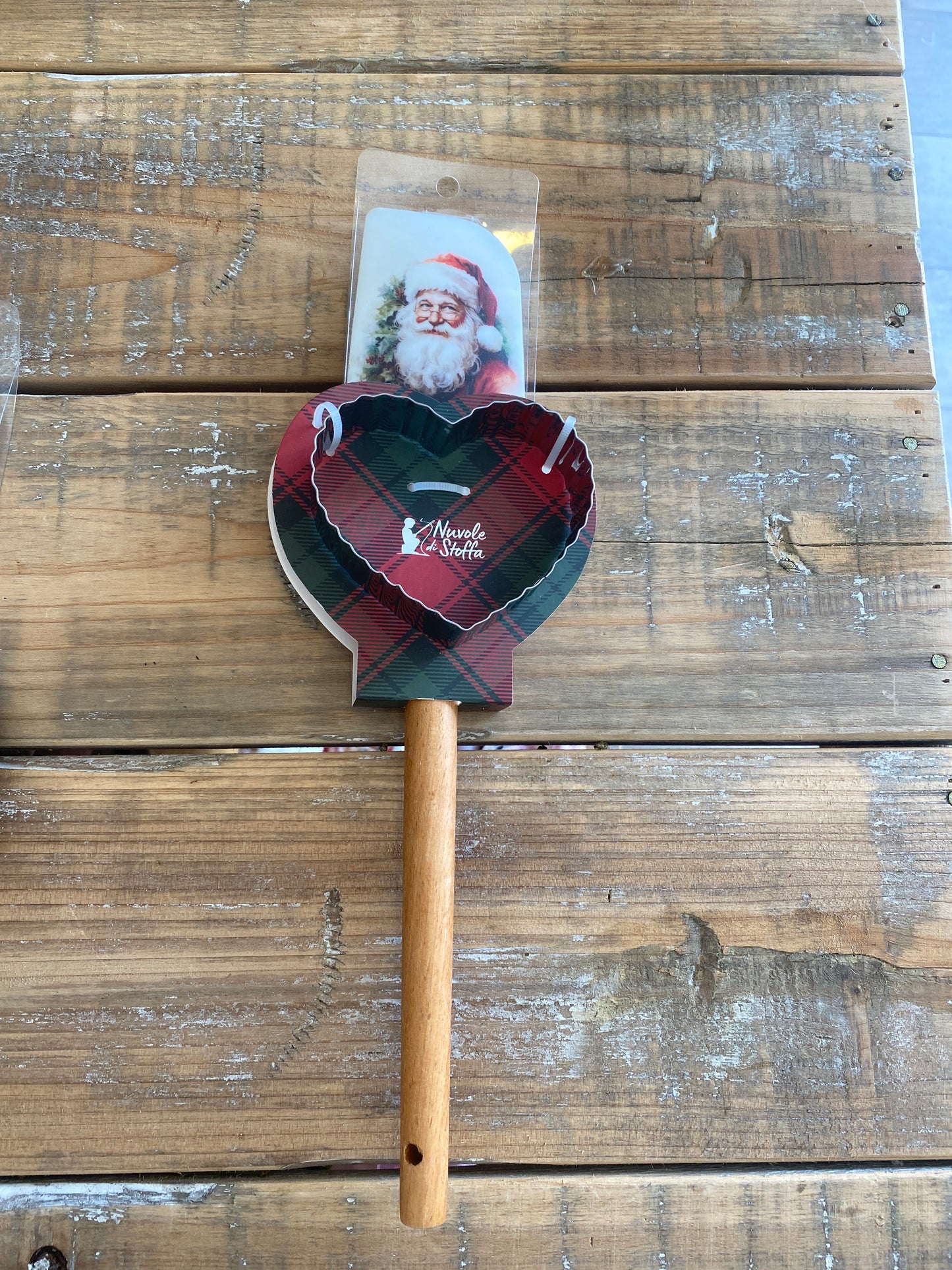 Spatola con formina cuore per biscotti 5€