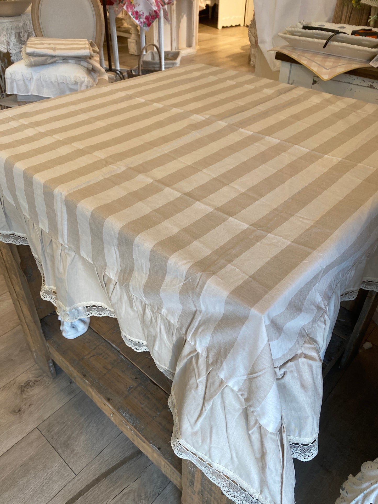 Copri tavolo a riga 122x122
