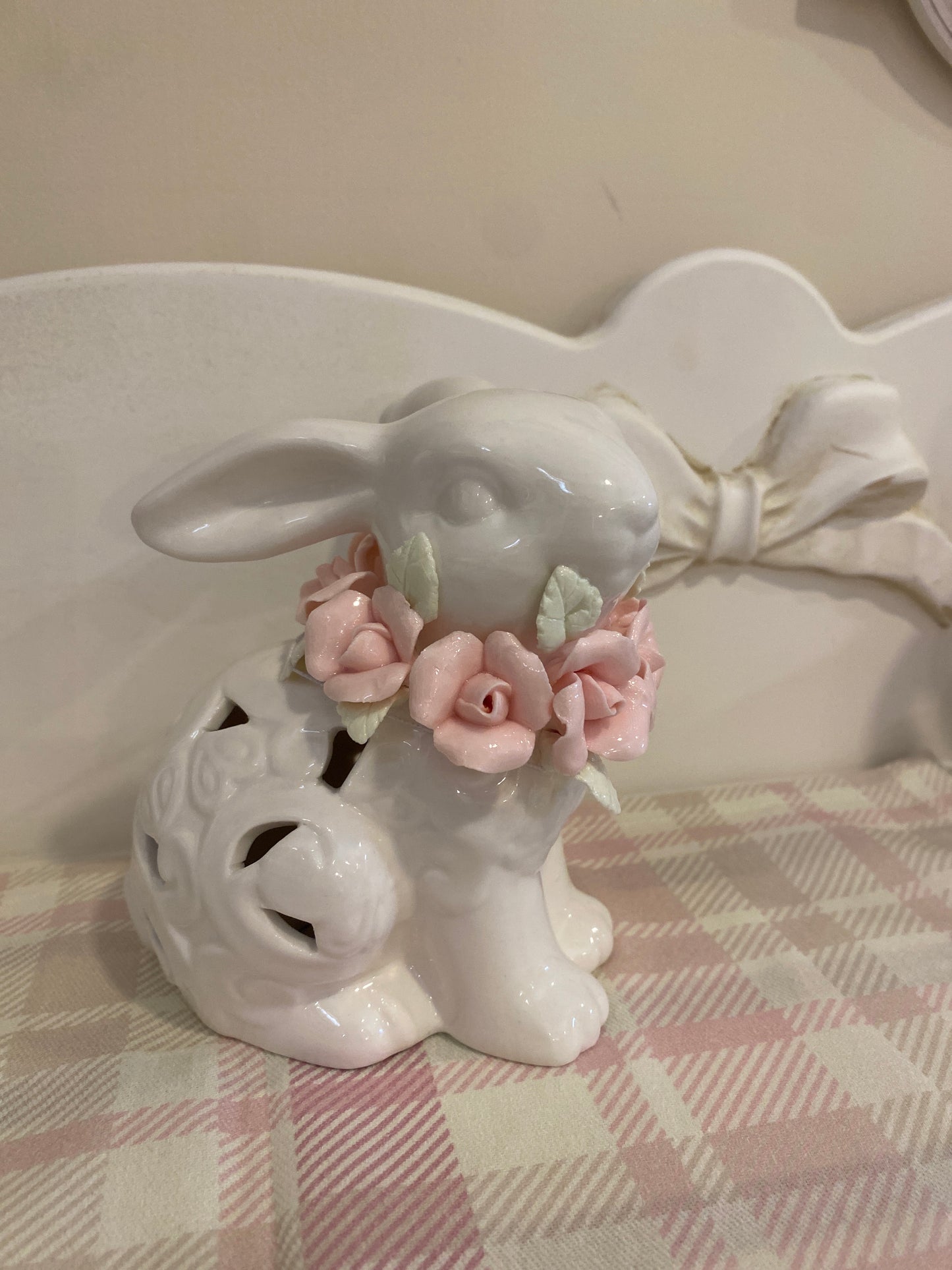 L'Arte di Nacchi Statuina Coniglio di pasqua in ceramica traforata 11x10x7cm