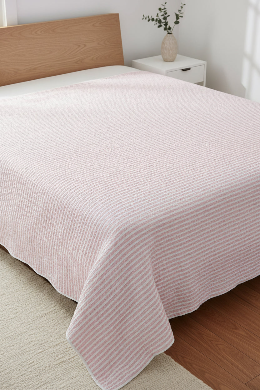 Copriletto in cotone, tessuto rigato nel colore rosa Matrimoniale misura 250x260￼