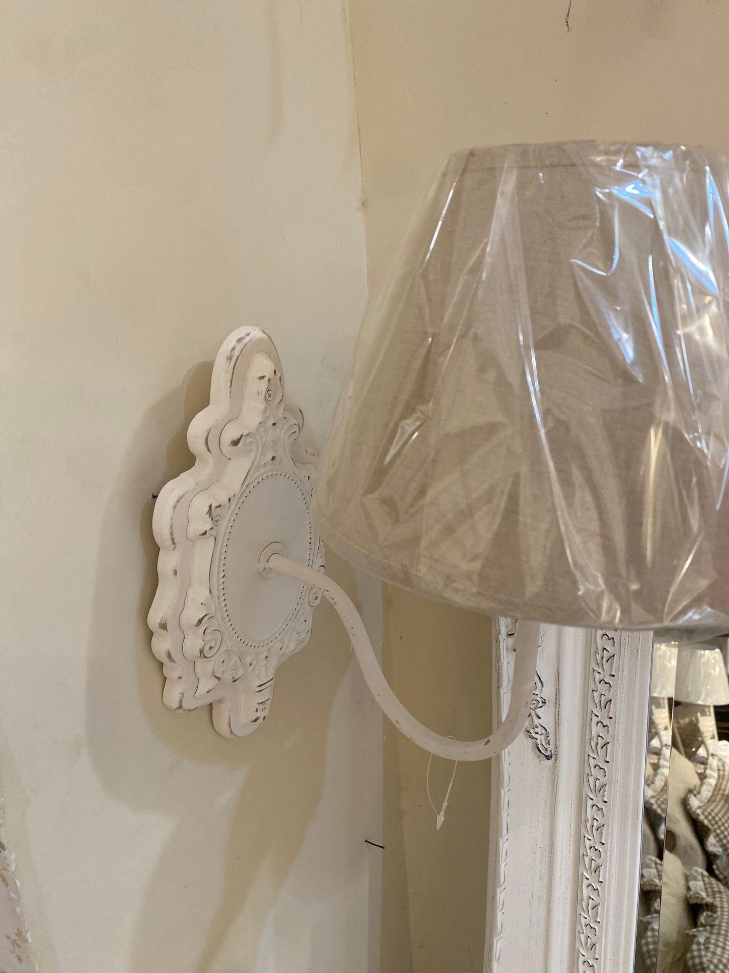 Coppia Applique in legno con paralume in tessuto 26,5x14cm