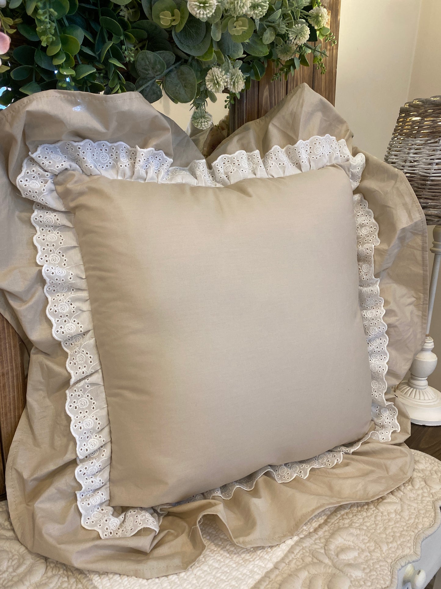 Cuscino D ‘Arredo con pizzo San Gallo