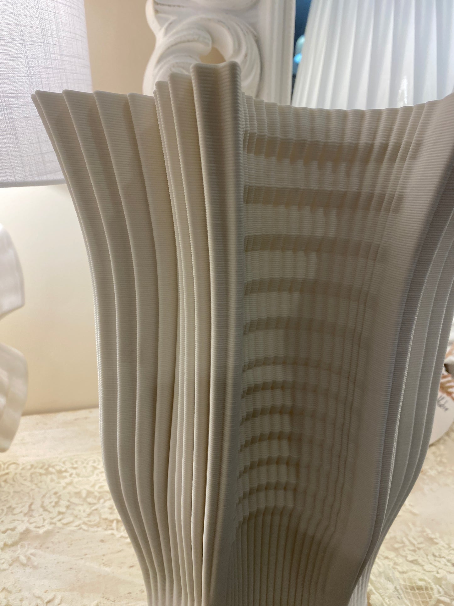 Vaso decorativo in porcellana bianca 32x17cm