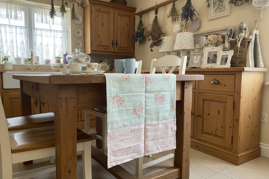 Runner charlotte misura 150x50 atelier 17 colore verde con rose
