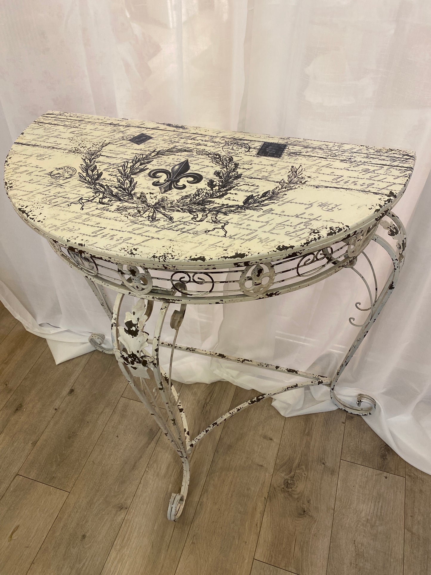 Consolle  da parete con decoro francese