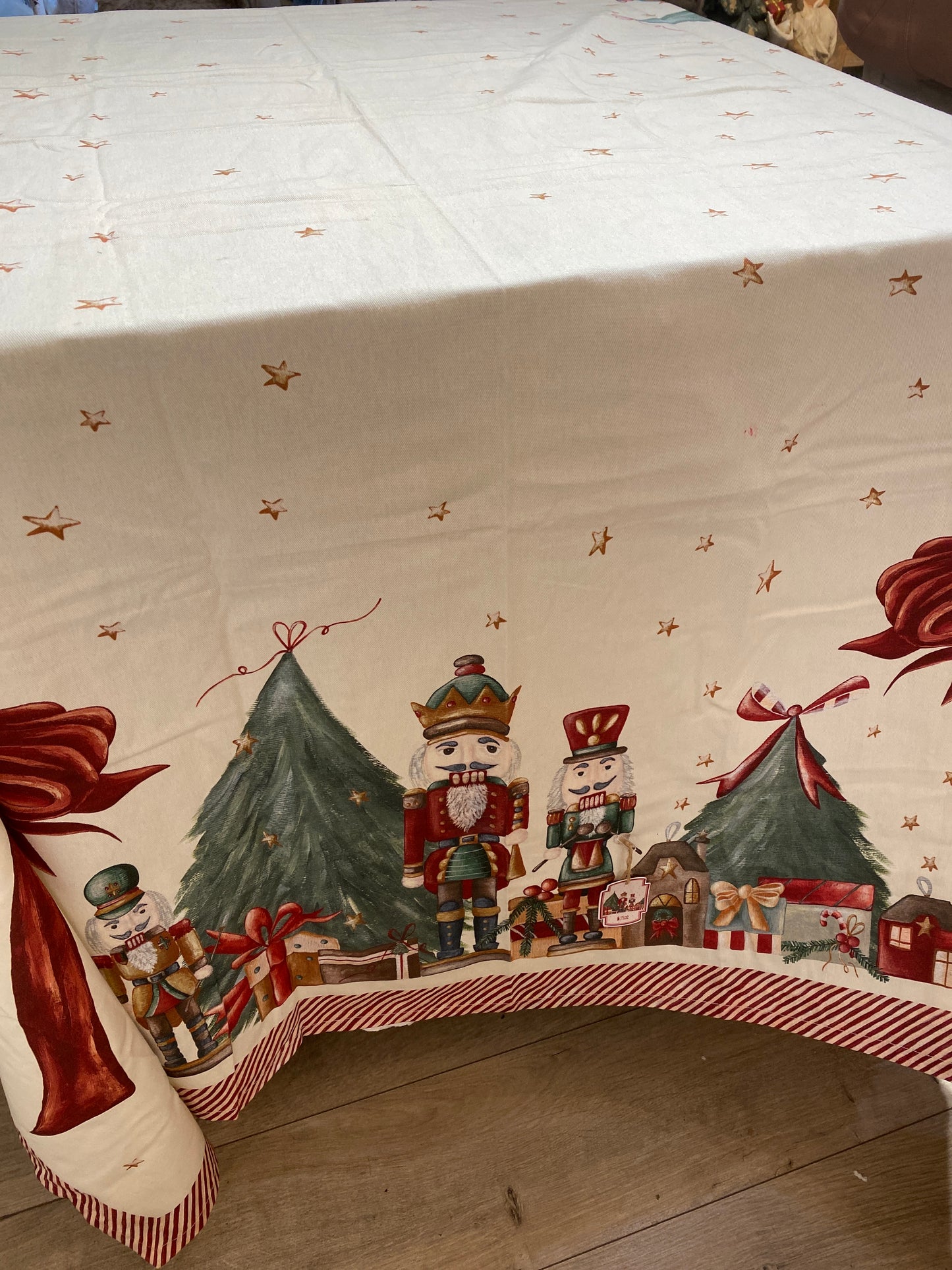 Tovaglia natalizia Nuvole di stoffa misura 150x200 in promo