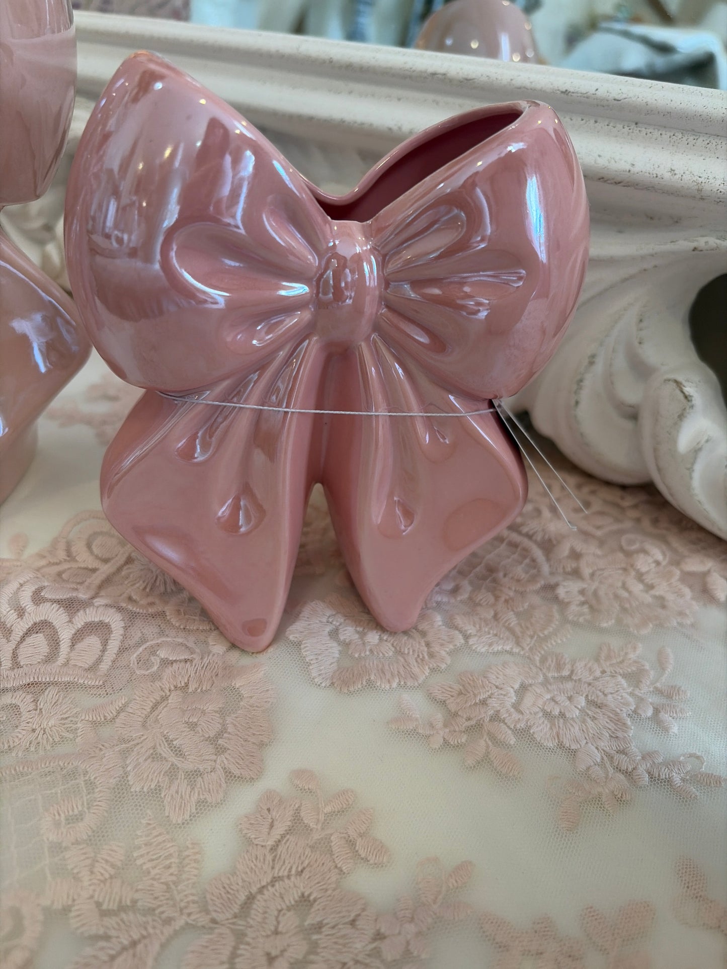 Vaso fiocco in ceramica, nel colore rosa misura 15 × 16