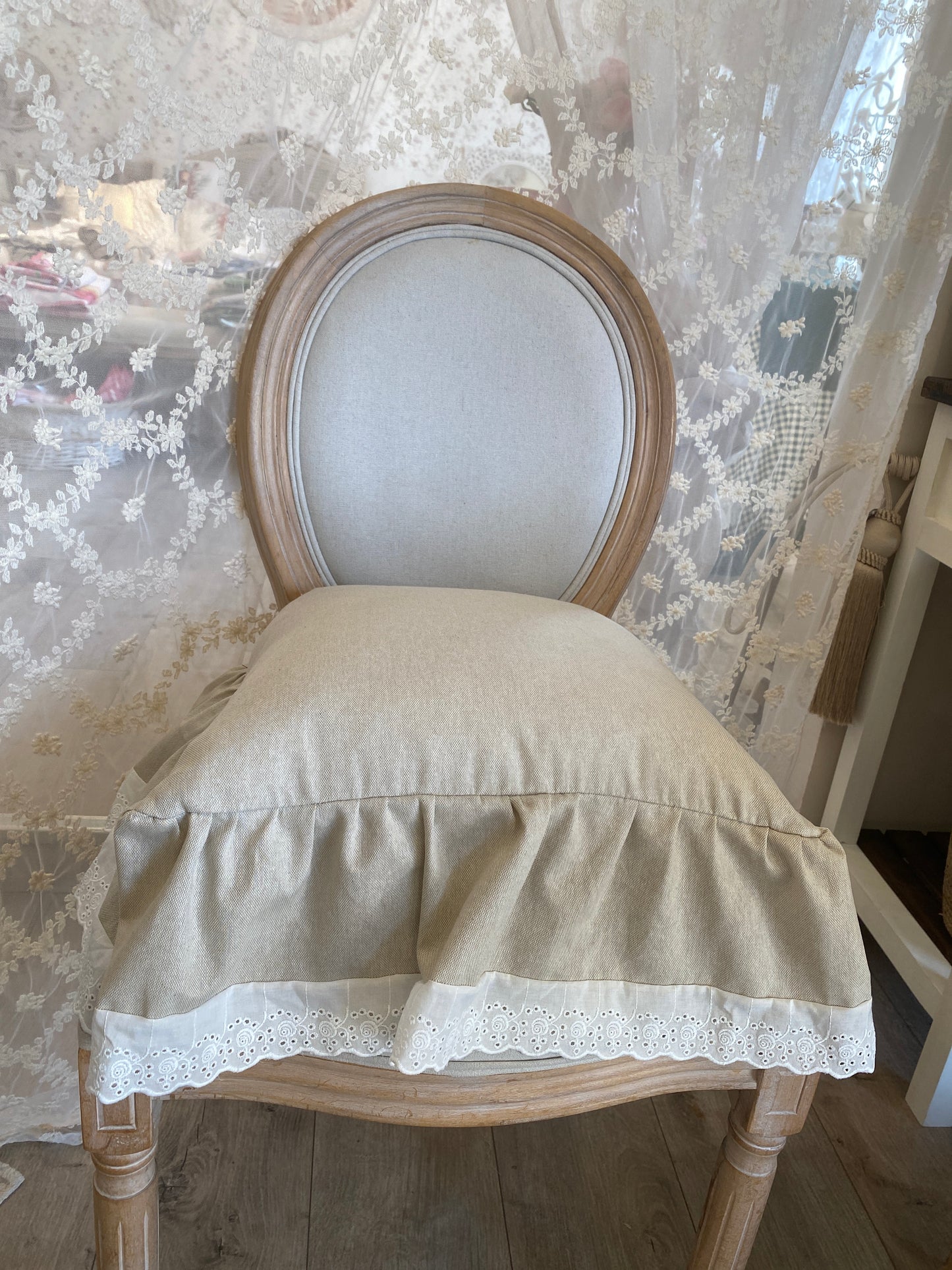 Cuscino sedia 100% cotone Panama misura 45x45+12 la balza colore sabbia