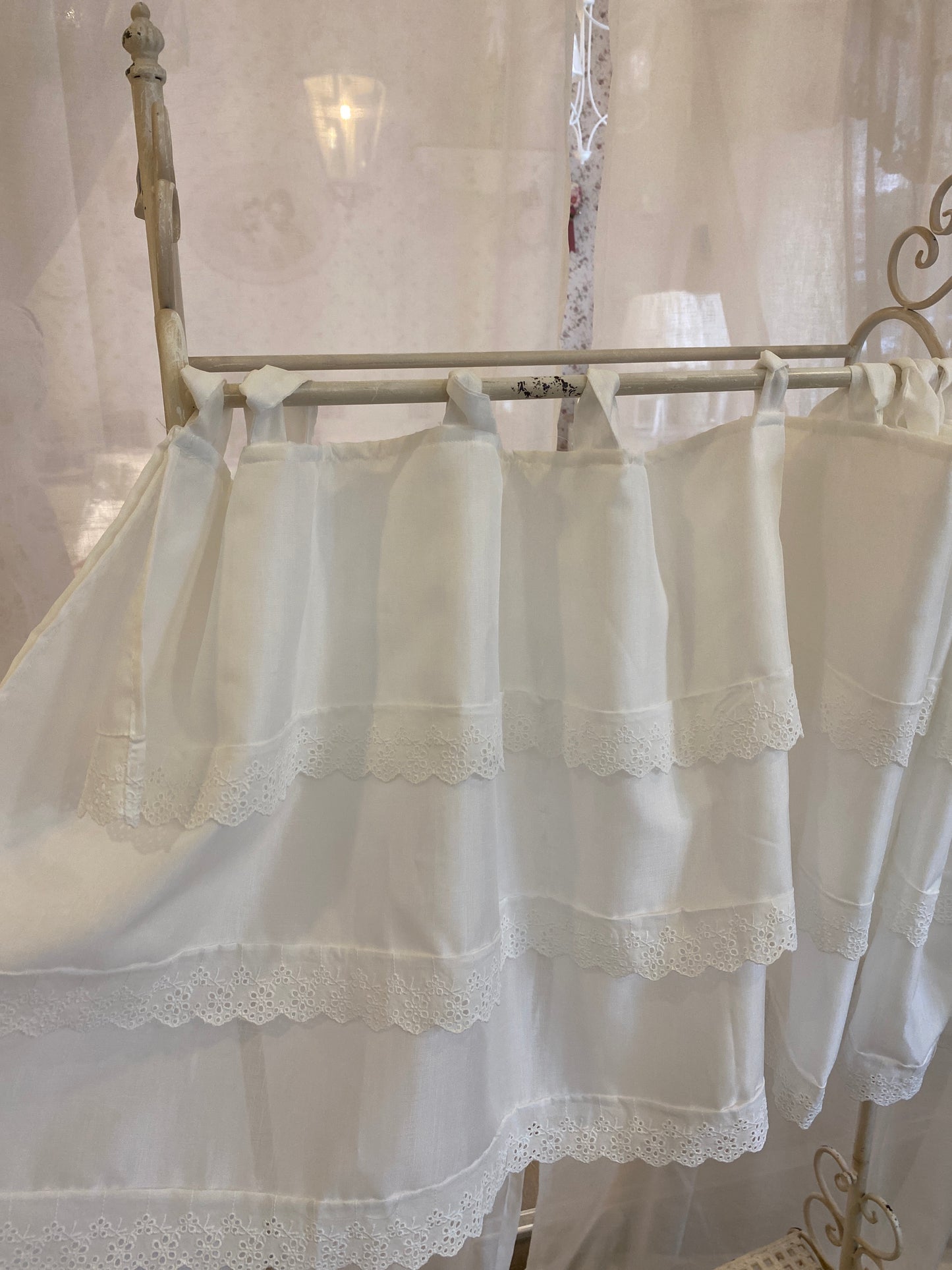 Mantovana con balze in pizzo sangallo 300x53cm