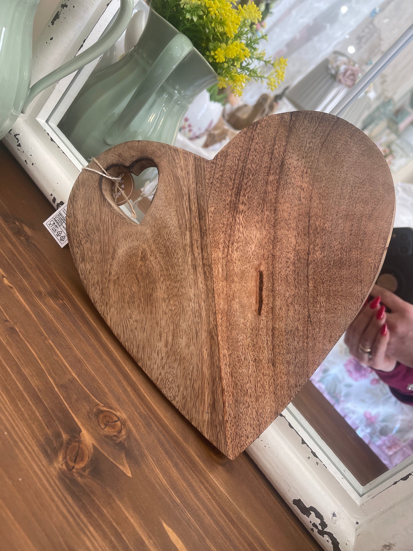 Tagliere cuore con intarsio cuore misura 30x33