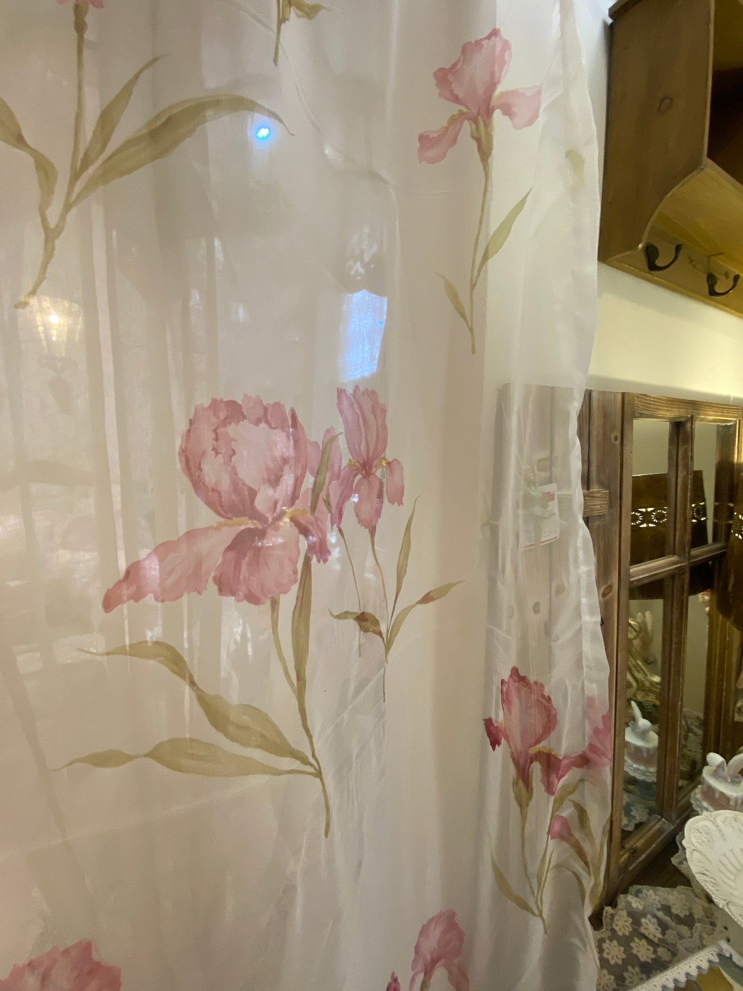 Coppia di tende in organza con mantovana applicata con due balze con fettucce 150x300cm