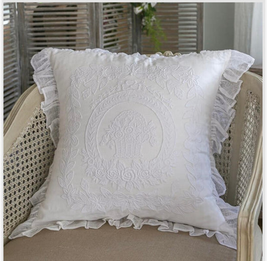 Cuscino arredo circe con decoro floreale 100% cotone con rouches misura 45x45